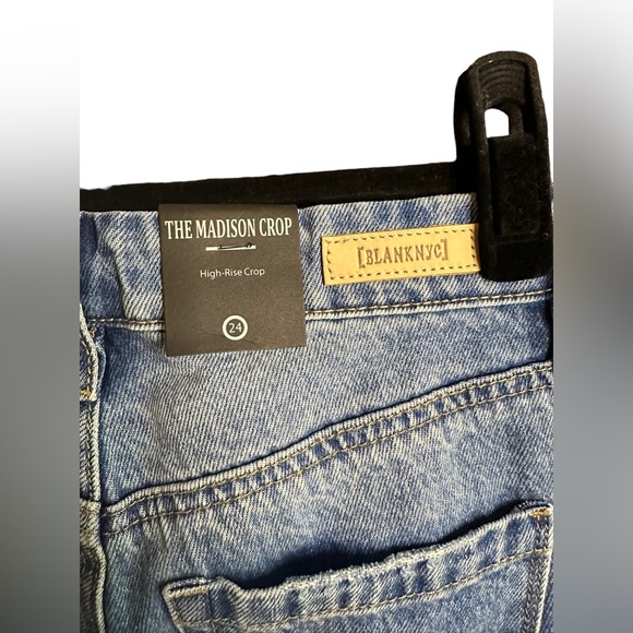 NEW Blank NYC Medium Wash Distressed The Madison High Rise Crop Size 24/ 0 - Picture 10 of 11